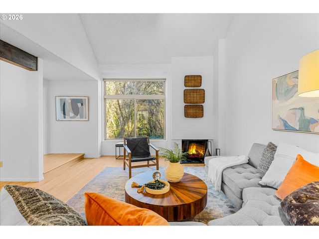 1764 BONNIEBRAE Dr, Lake Oswego, OR 97034