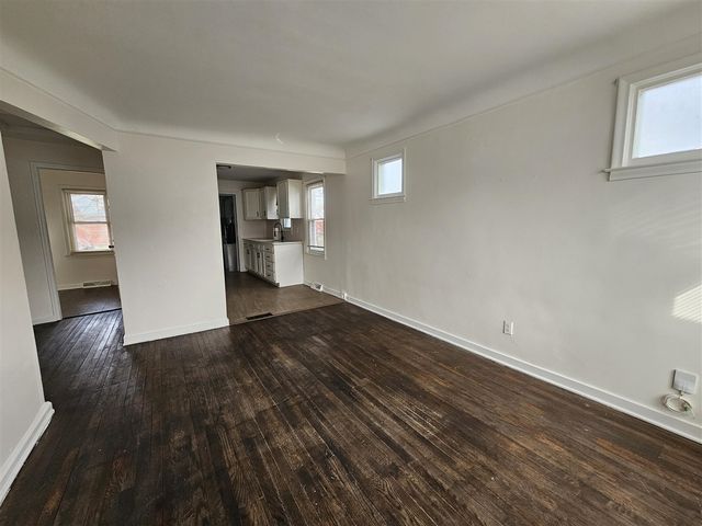 14219 Knox Avenue, Warren, MI 48089