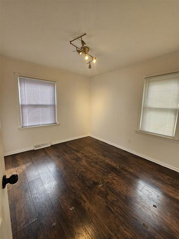 14219 Knox Avenue, Warren, MI 48089