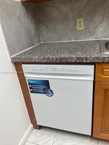 300 SW 134th Way 102E, Pembroke Pines, FL 33027