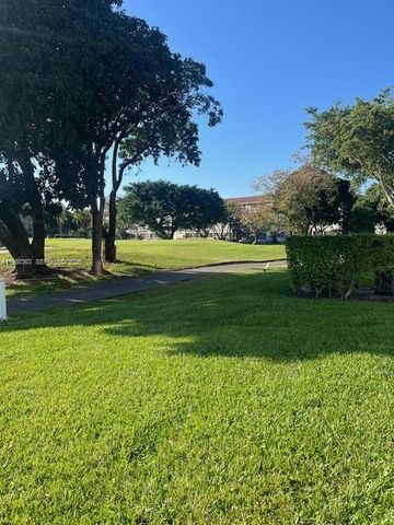 300 SW 134th Way 102E, Pembroke Pines, FL 33027