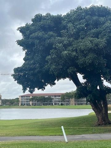 300 SW 134th Way 102E, Pembroke Pines, FL 33027