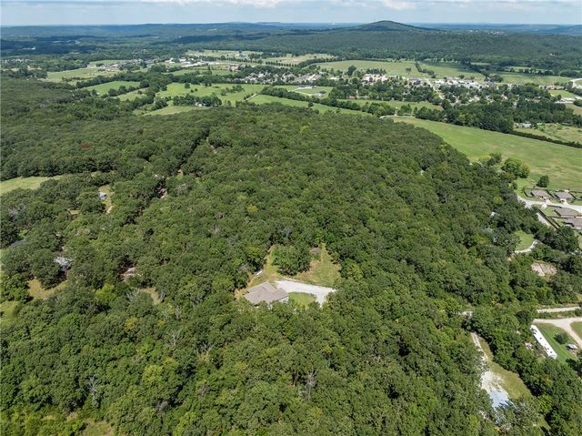 1213 Stokenbury Road, Elkins, AR 72727