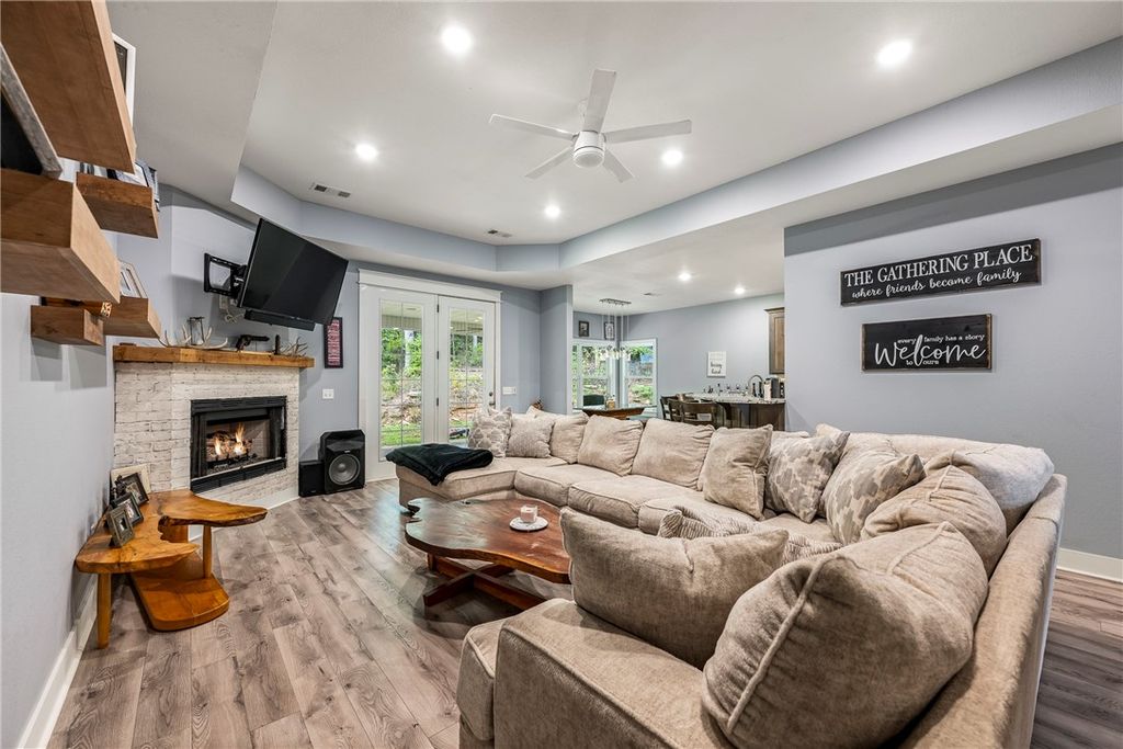 1213 Stokenbury Road, Elkins, AR 72727