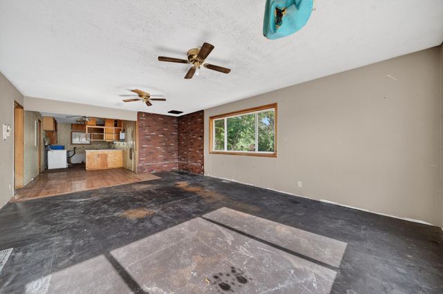 611 S Farr Rd, Spokane Valley, WA 99206