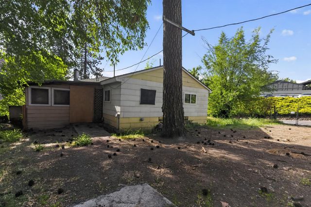 611 S Farr Rd, Spokane Valley, WA 99206