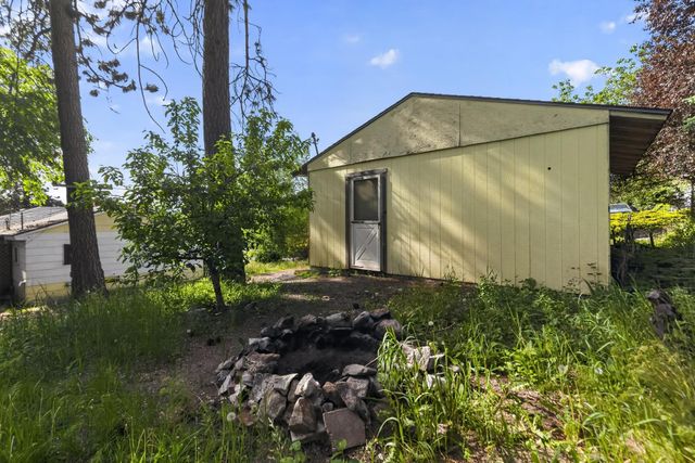 611 S Farr Rd, Spokane Valley, WA 99206