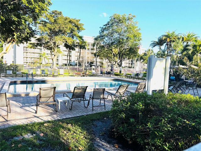 2601 S Course Dr 409, Pompano Beach, FL 33069