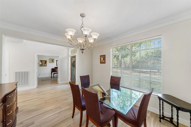2 N Chantsong Circle, The Woodlands, TX 77382
