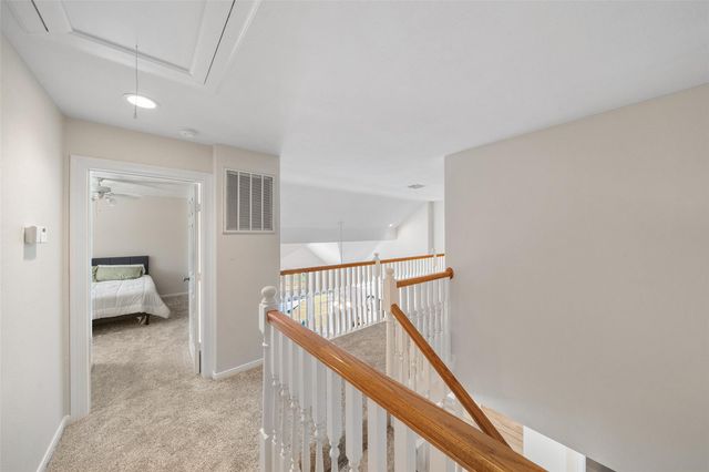 2 N Chantsong Circle, The Woodlands, TX 77382