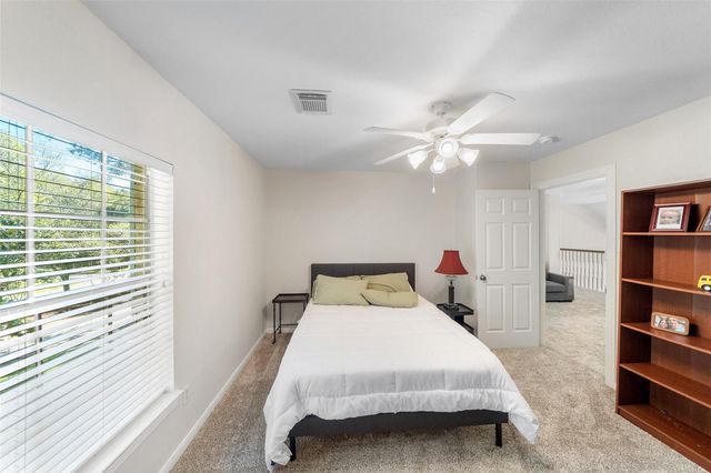2 N Chantsong Circle, The Woodlands, TX 77382