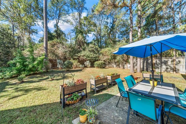 2 N Chantsong Circle, The Woodlands, TX 77382