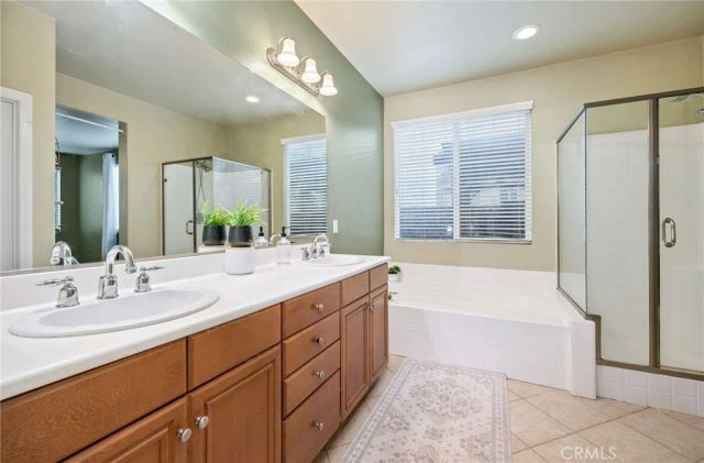 714 Suncup Circle, Hemet, CA 92543