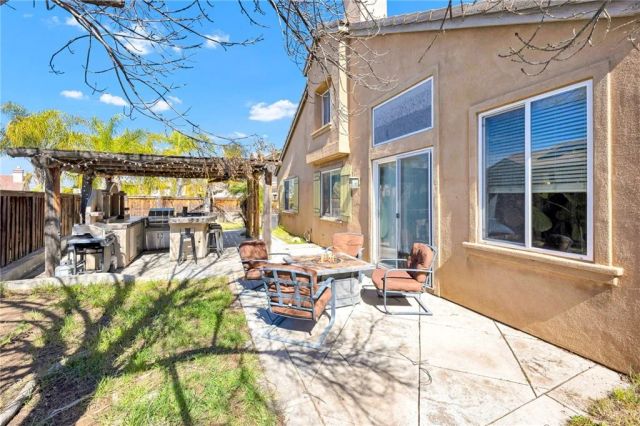 714 Suncup Circle, Hemet, CA 92543