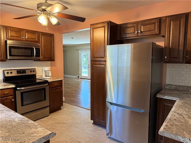 3525 Lakeview Boulevard, Stow, OH 44224