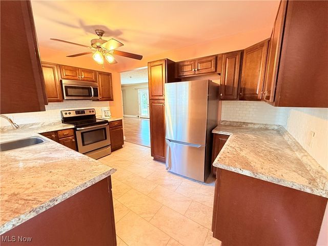 3525 Lakeview Boulevard, Stow, OH 44224