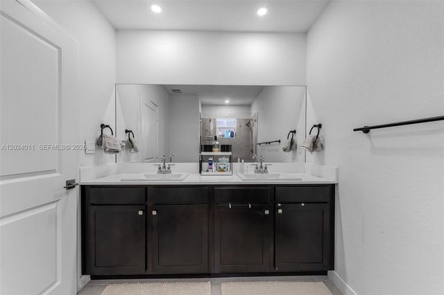 914 SE 18th St, Homestead, FL 33034