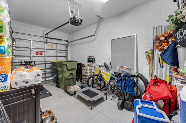 914 SE 18th St, Homestead, FL 33034