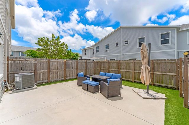 914 SE 18th St, Homestead, FL 33034