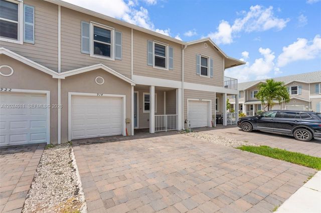 914 SE 18th St, Homestead, FL 33034