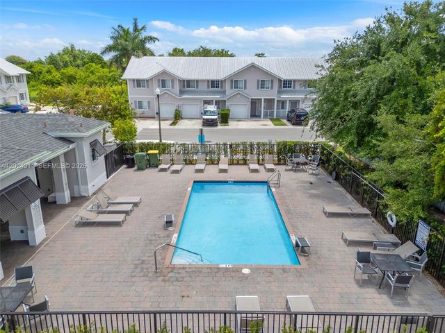 914 SE 18th St, Homestead, FL 33034