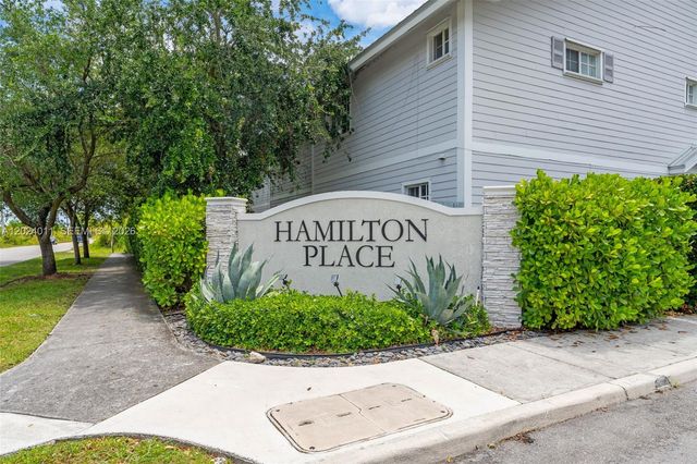 914 SE 18th St, Homestead, FL 33034