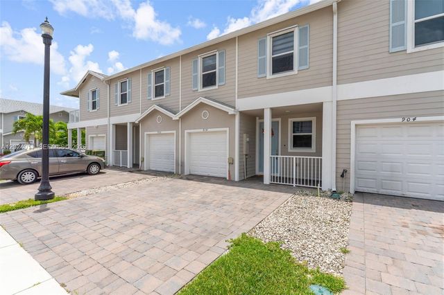 914 SE 18th St, Homestead, FL 33034