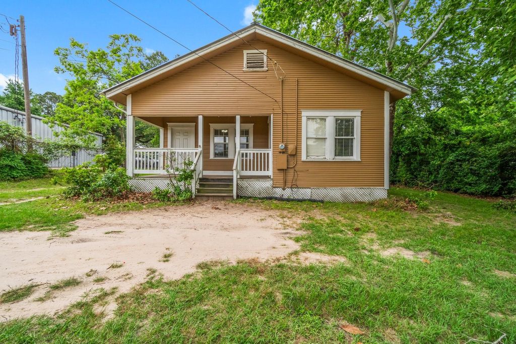 311 W Mill Street, Livingston, TX 77351