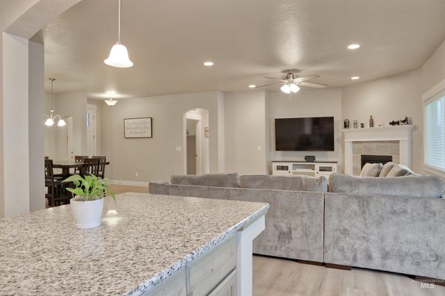 12737 S S Arezzo Way, Nampa, ID 83686