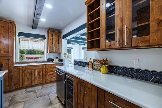 1718 Avenida Las Campanas NW, Los Ranchos, NM 87107