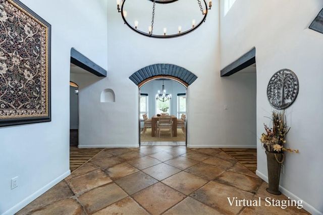 1718 Avenida Las Campanas NW, Los Ranchos, NM 87107