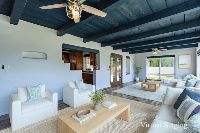 1718 Avenida Las Campanas NW, Los Ranchos, NM 87107