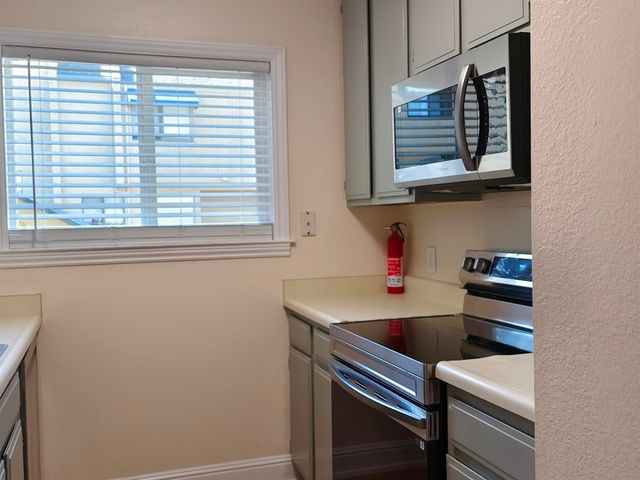 1005 Imperial PL, Hayward, CA 94541