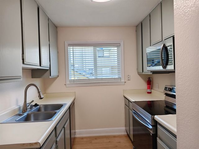 1005 Imperial PL, Hayward, CA 94541