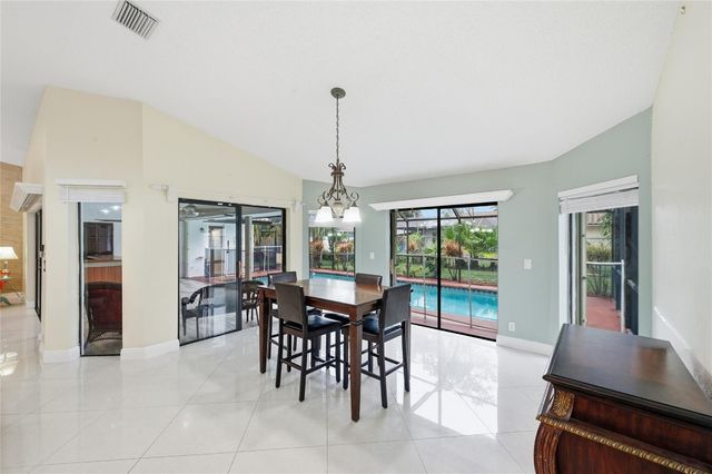 10949 NW 1st Manor, Coral Springs, FL 33071