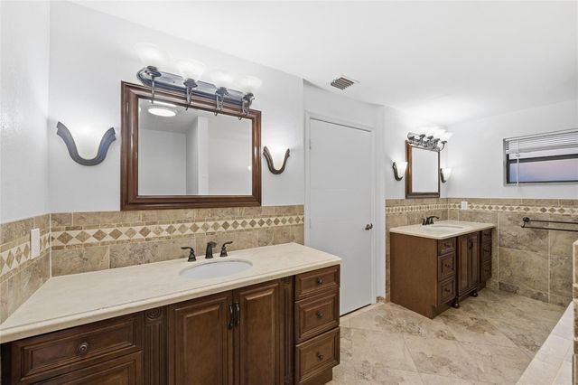 10949 NW 1st Manor, Coral Springs, FL 33071