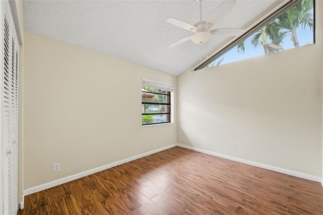 10949 NW 1st Manor, Coral Springs, FL 33071