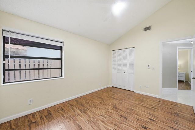 10949 NW 1st Manor, Coral Springs, FL 33071