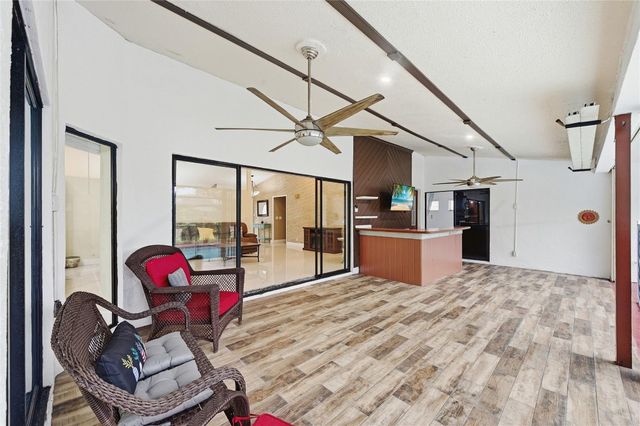 10949 NW 1st Manor, Coral Springs, FL 33071