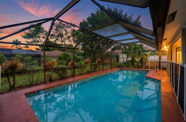 10949 NW 1st Manor, Coral Springs, FL 33071