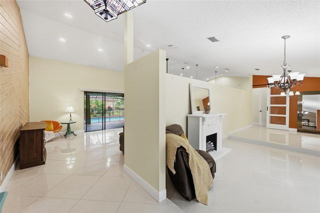 10949 NW 1st Manor, Coral Springs, FL 33071