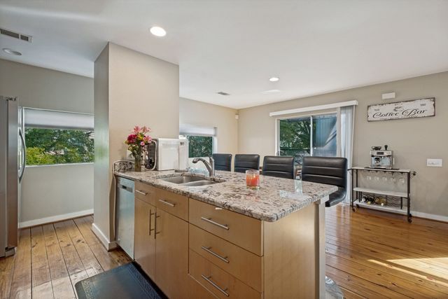 1211 Urban Lofts Drive, Dallas, TX 75215