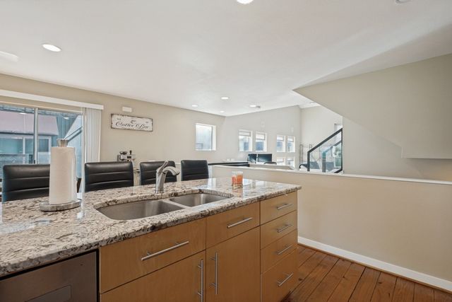 1211 Urban Lofts Drive, Dallas, TX 75215