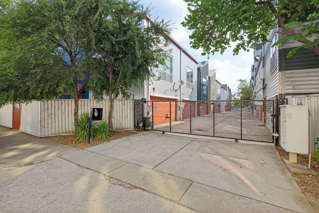 1211 Urban Lofts Drive, Dallas, TX 75215