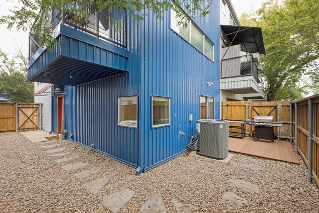 1211 Urban Lofts Drive, Dallas, TX 75215