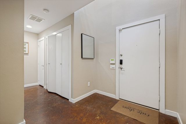 1211 Urban Lofts Drive, Dallas, TX 75215