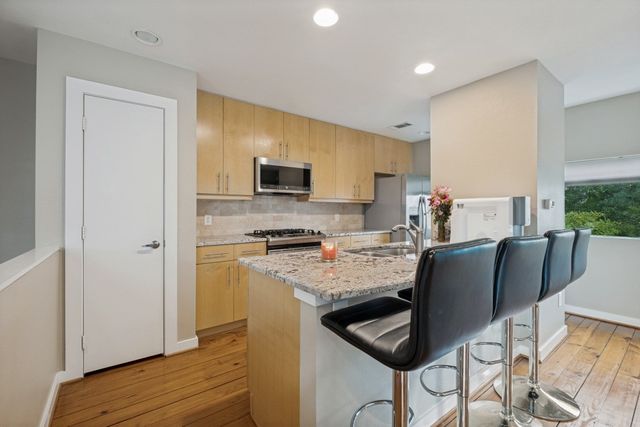 1211 Urban Lofts Drive, Dallas, TX 75215