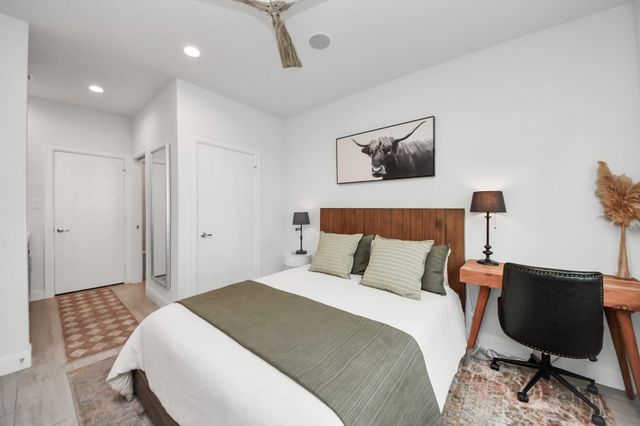 1721 Eado Point Lane, Houston, TX 77003