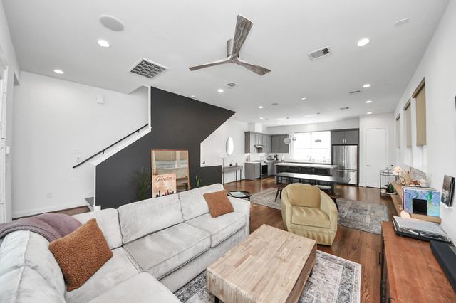 1721 Eado Point Lane, Houston, TX 77003