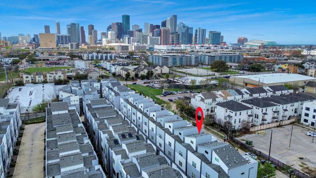 1721 Eado Point Lane, Houston, TX 77003